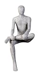 IDYL Moderne Skulptur Figur Sandsteinguss Sitting Man | wetterfest | Farbe grau | Maße 19x23x43 cm | Dekorationsfigur für jeden Wohnbereich, Balkon und Garten